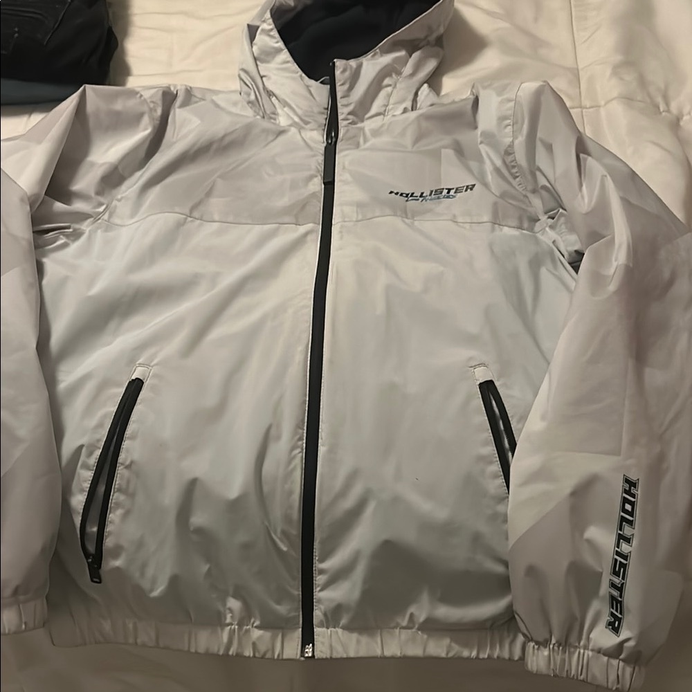 Hollister Men's Light Gray Windbreaker